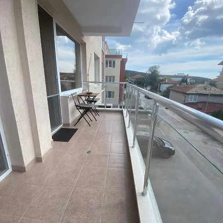 Apartament Sumi Warna